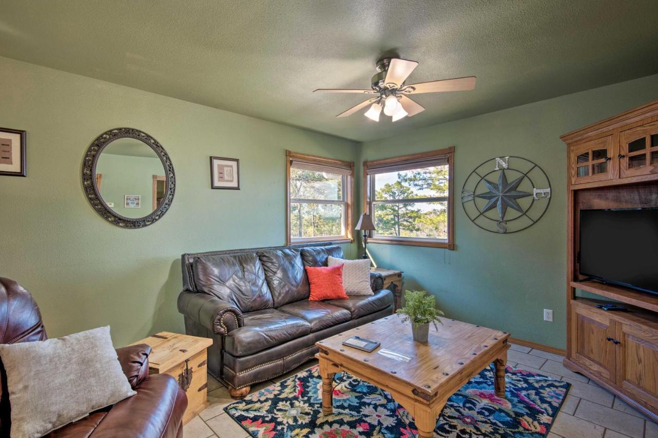 Broken Bow Cottage With Deck, Hot Tub And Fire Pit! Buitenkant foto
