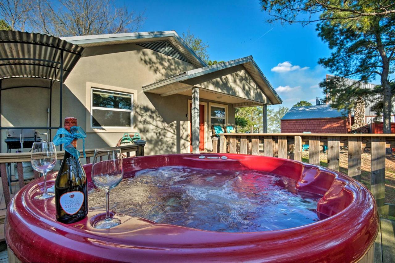 Broken Bow Cottage With Deck, Hot Tub And Fire Pit! Buitenkant foto